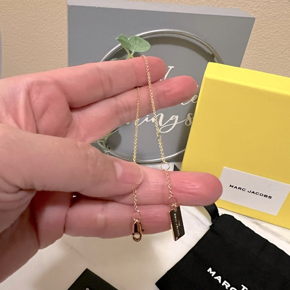 5 pcs. Marc Jacobs Medallion Gold and Blue Bracelet - Picture 10 of 11